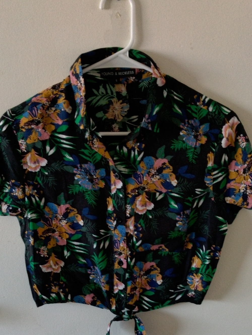 🦋WOMENS Y&R CROP TOP 🦋